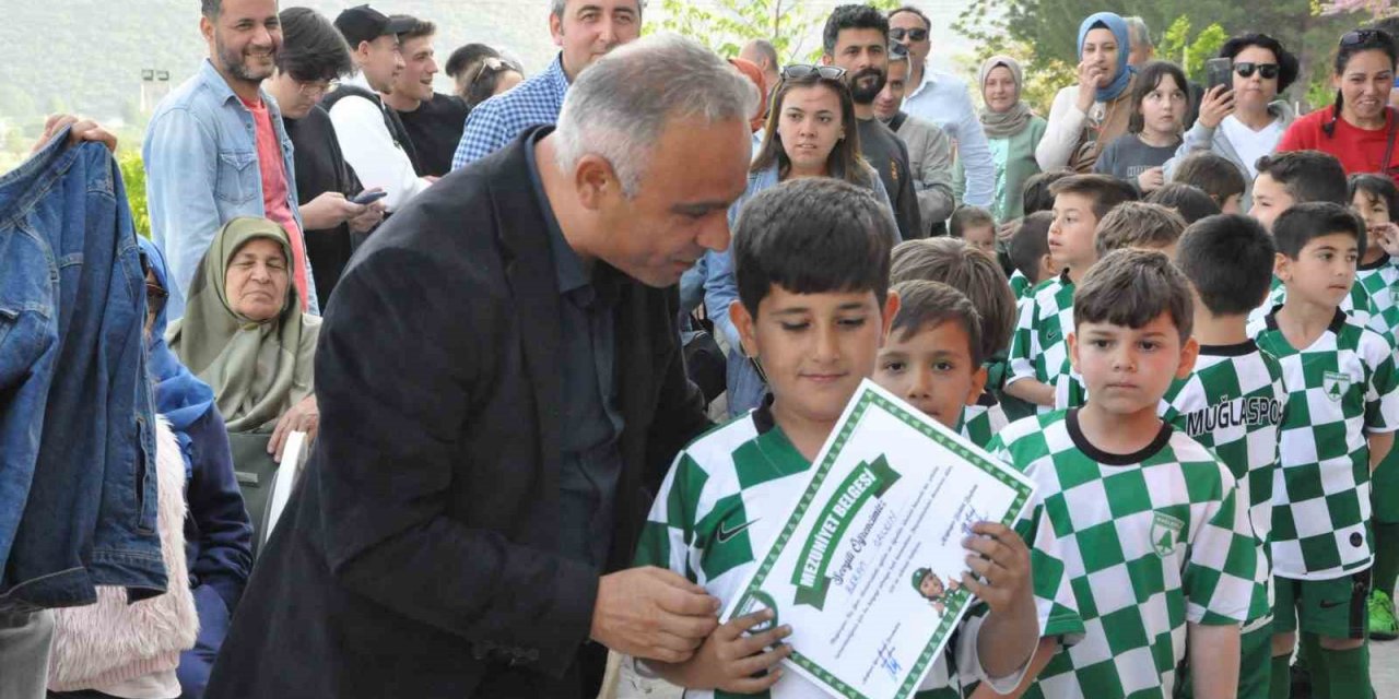 Muğlaspor’da 170 öğrenci sertifika aldı