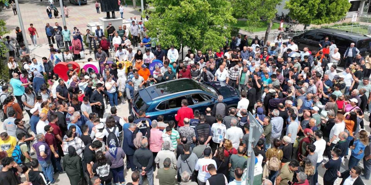 Başkan Uzundemir TOGG koltuğunda