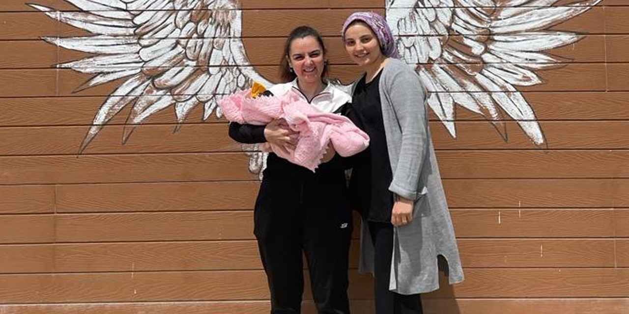 Depremzede ailenin bebek mutluluğu