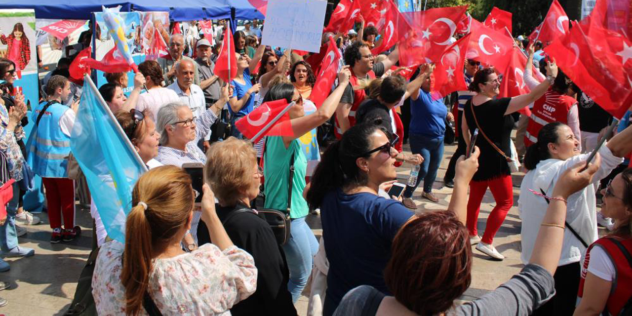 Yasaklara saatler kala meydanlarda seçim hareketliliği