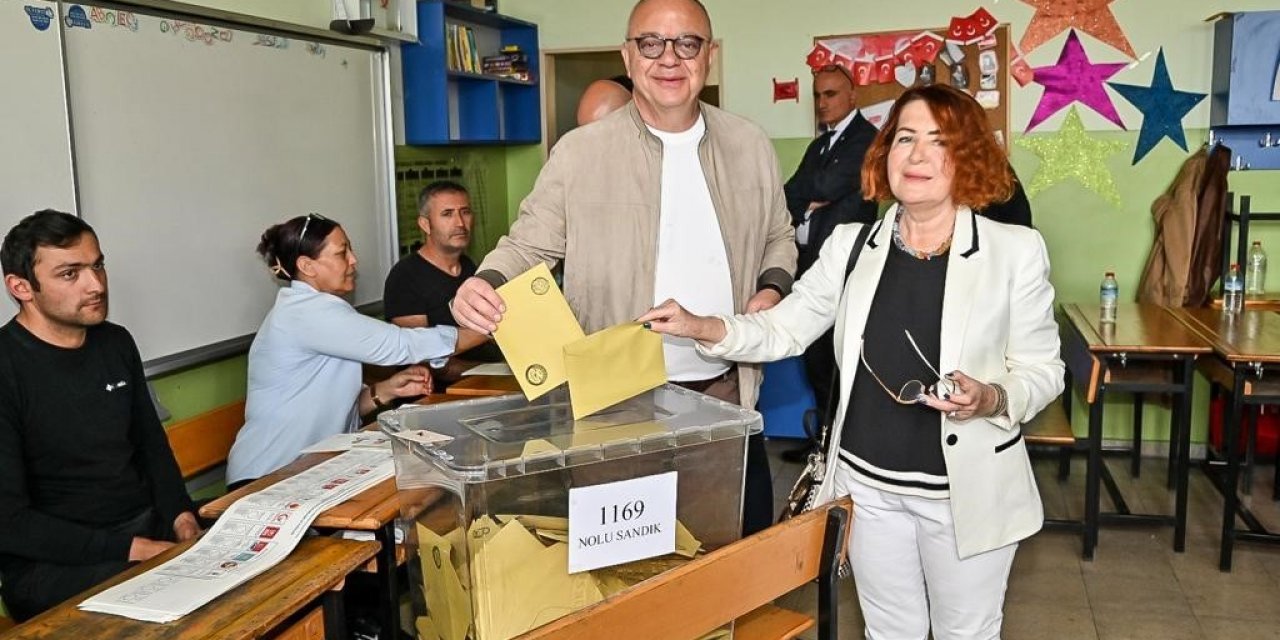 Başkan Ergün, oyunu ailesiyle birlikte kullandı