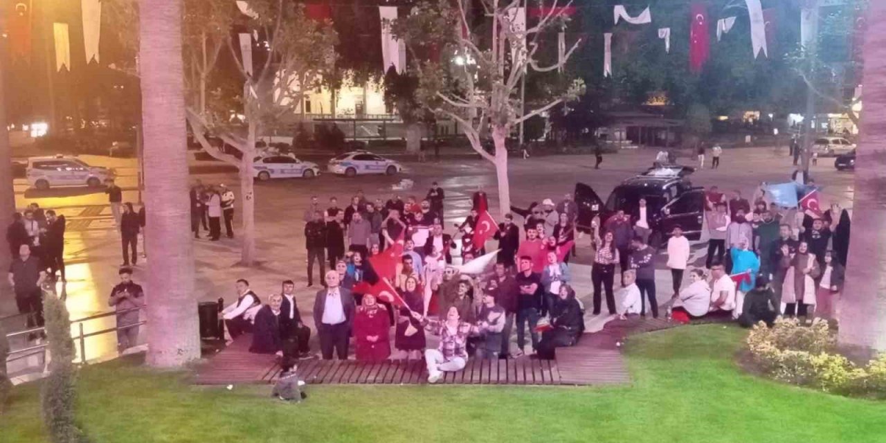 Denizli’de Cumhur İttifakı seçim sonucunu kutladı