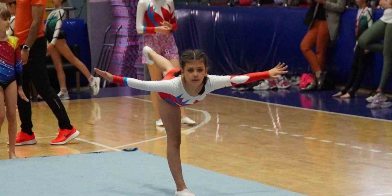 Okullar sporları artistik cimnastik il birinciliği yapıldı