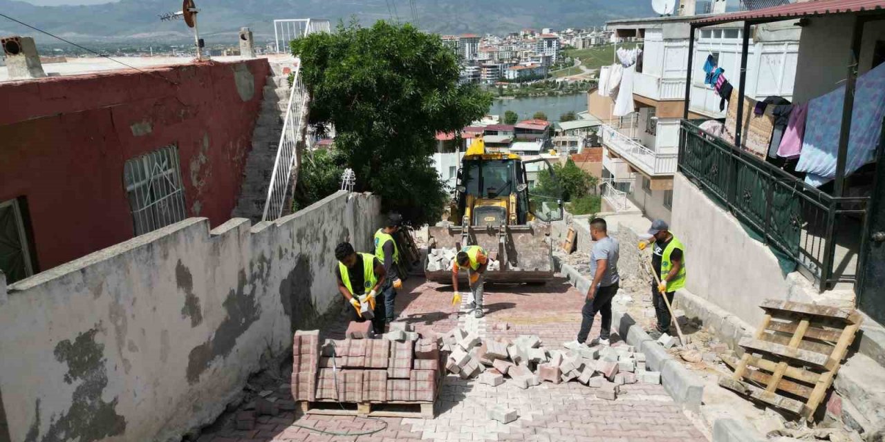 Menemen’de Asarlık tarihinin en büyük yol yatırımı başladı