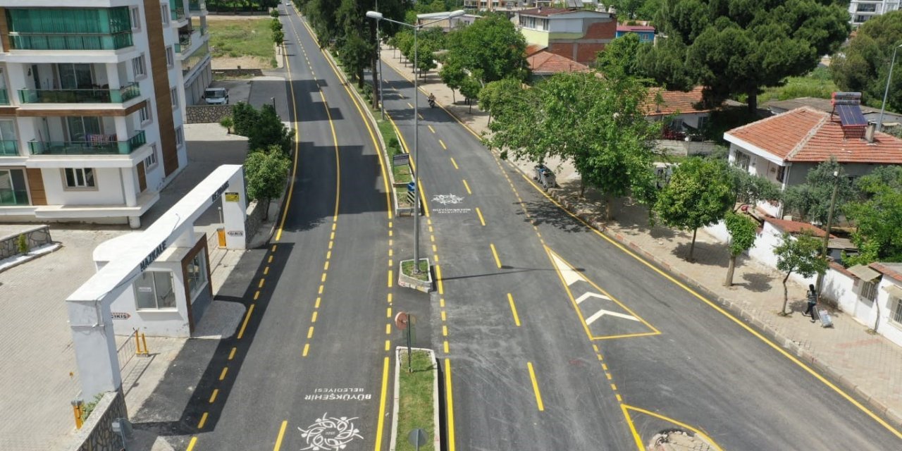 Aydın Büyükşehir Belediyesi Nazilli 75. Yıl Bulvarı’nı yeniledi