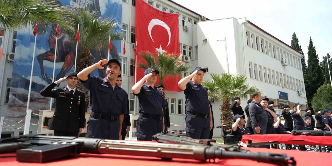 Temsili askerlik töreninde aileler gözyaşlarını tutamadı