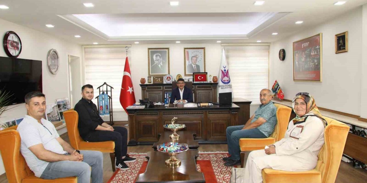 Adıyamanlı depremzede aileden Başkan Çelik’e vefa ziyareti