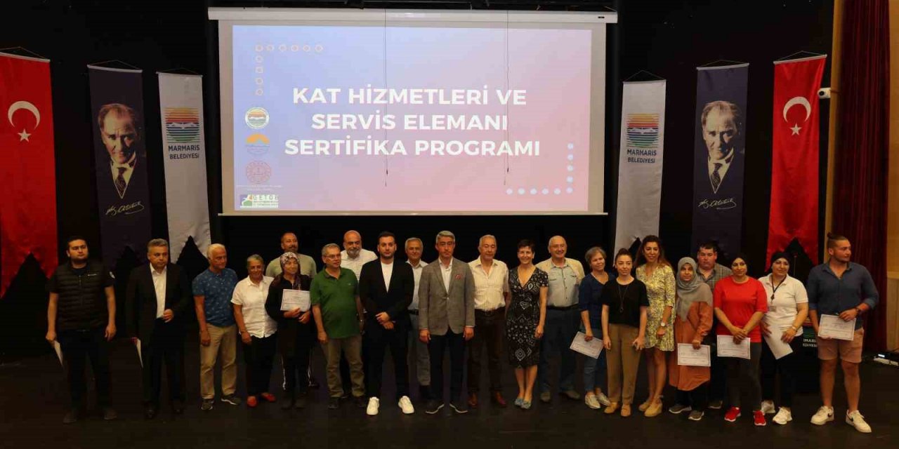 Turizm ara eleman kursiyerleri sertifika aldı