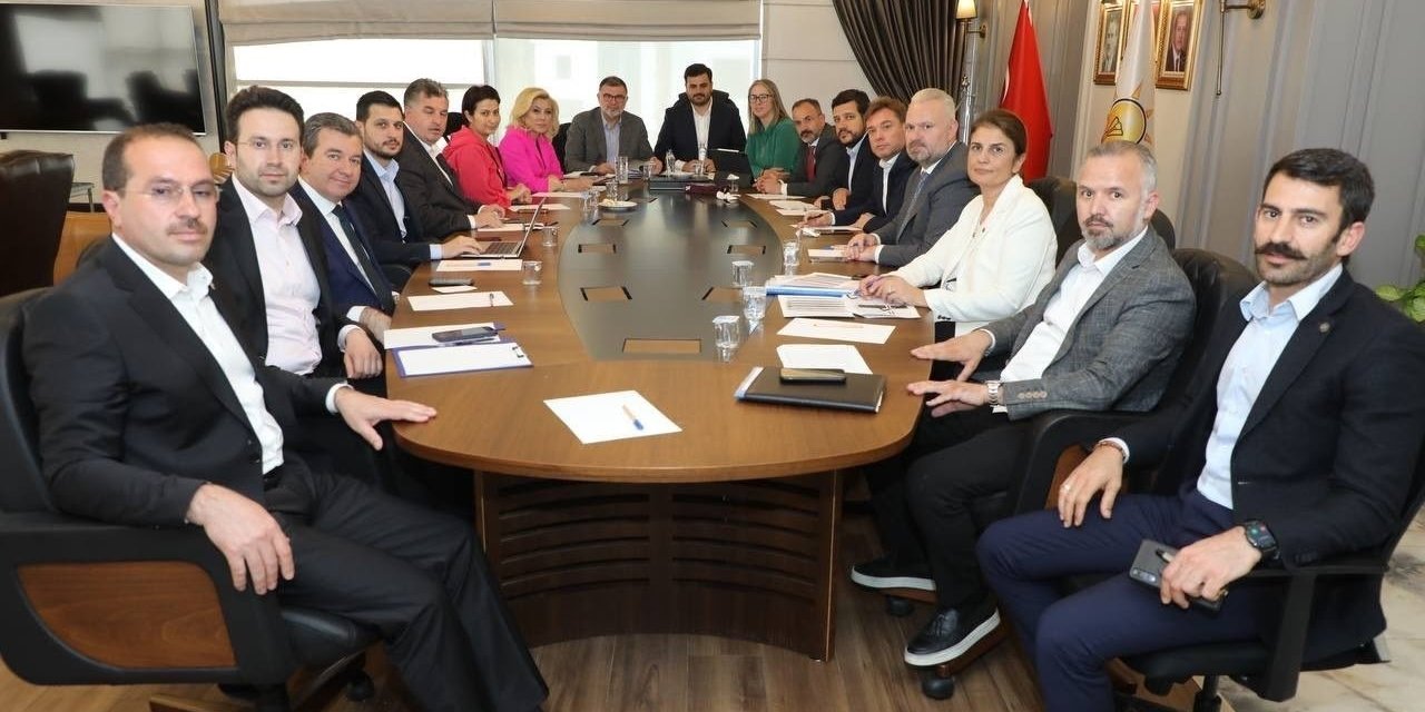 AK Parti İzmir’de 28 Mayıs zirvesi