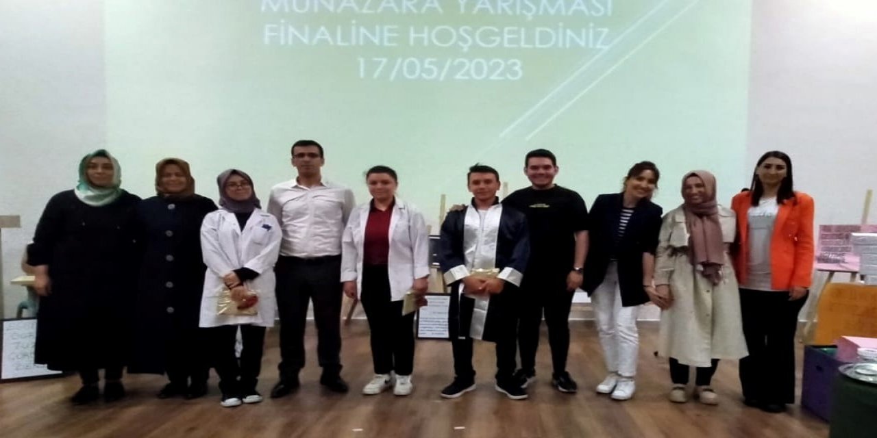 Sarıgöl’de liseler arası münazara yarışması yapıldı