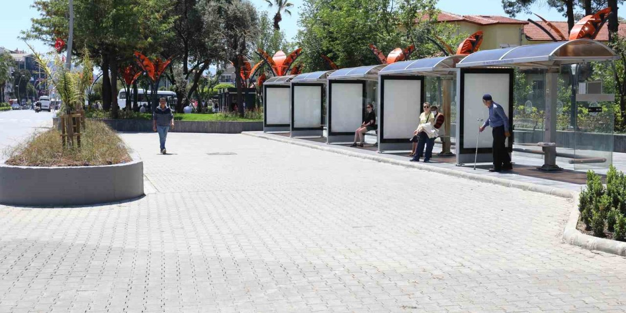 Marmaris’te merkez durak noktasına estetik dokunuş