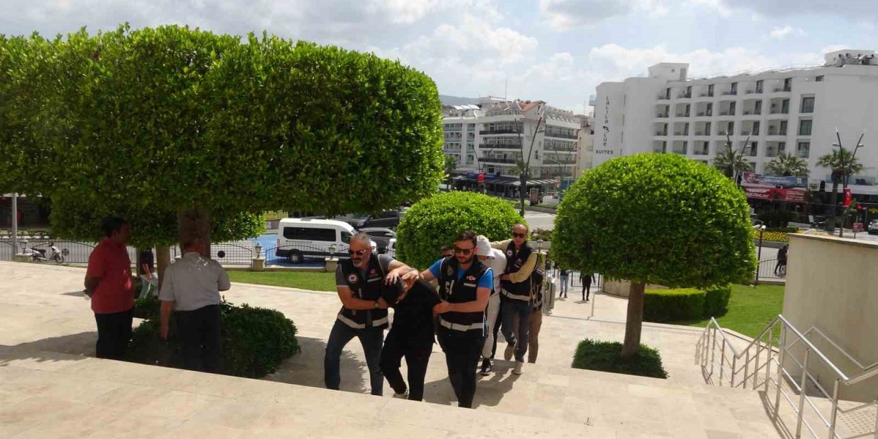 Marmaris’te "damsız girilmez" kavgasının şüphelileri adliyeye sevk edildi
