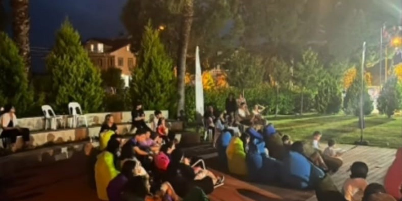 Köyceğiz’de açık havada sinema keyfi