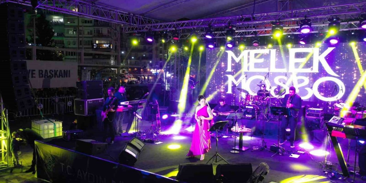 Sanatçı Mosso Aydınlılara unutulmaz bir konser verdi