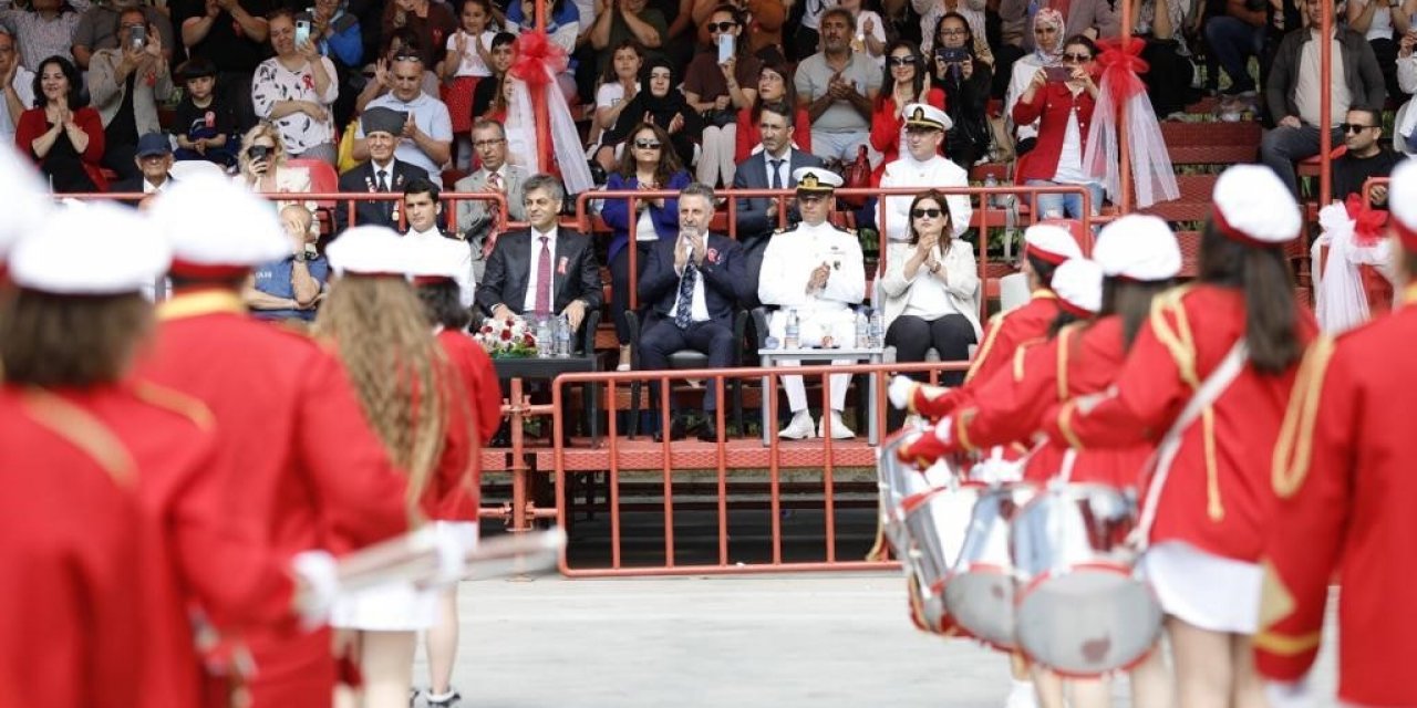 Bayraklı’da 19 Mayıs coşkusu