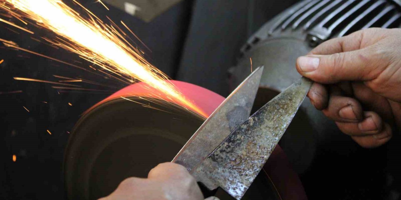 Teknoloji gelişse de koyun üreticileri eski yöntemlerden vazgeçmiyor