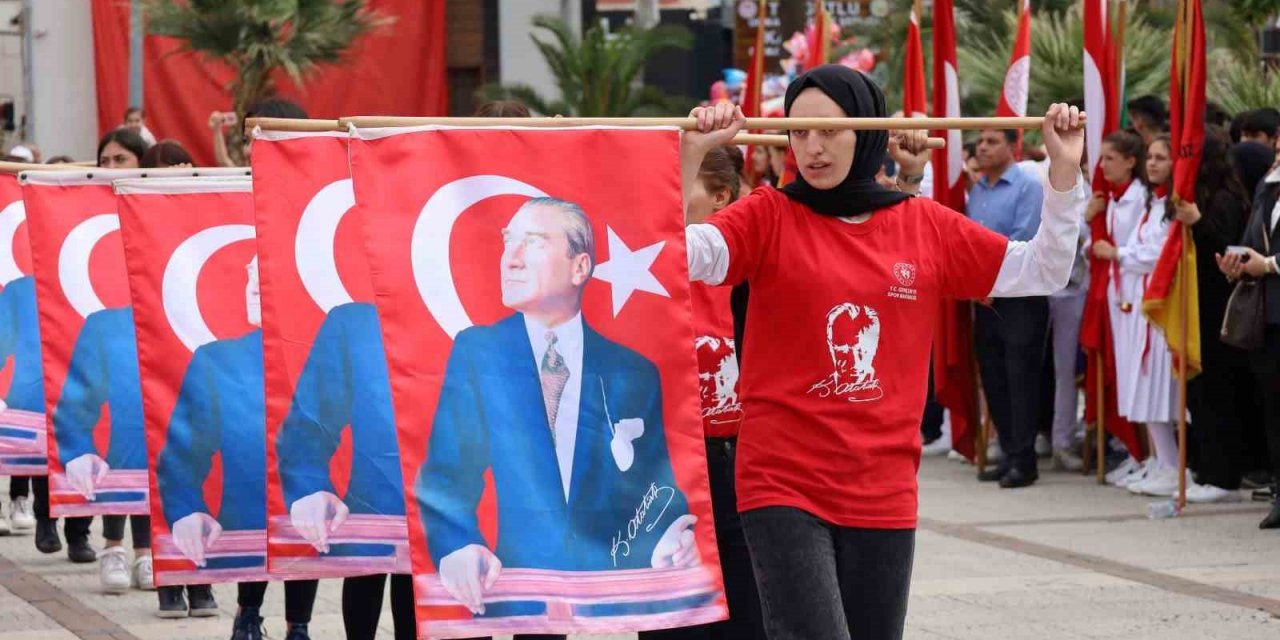 Manisa’nın ilçelerinde 19 Mayıs coşkusu
