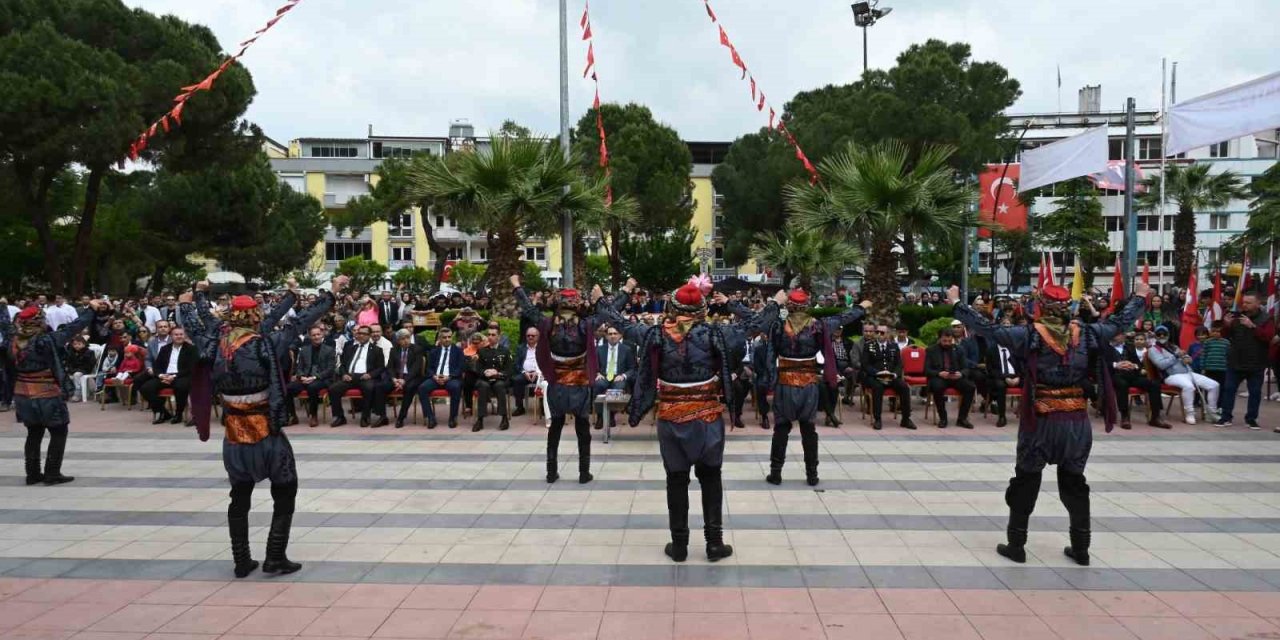 Soma’da 19 Mayıs coşkuyla kutlandı