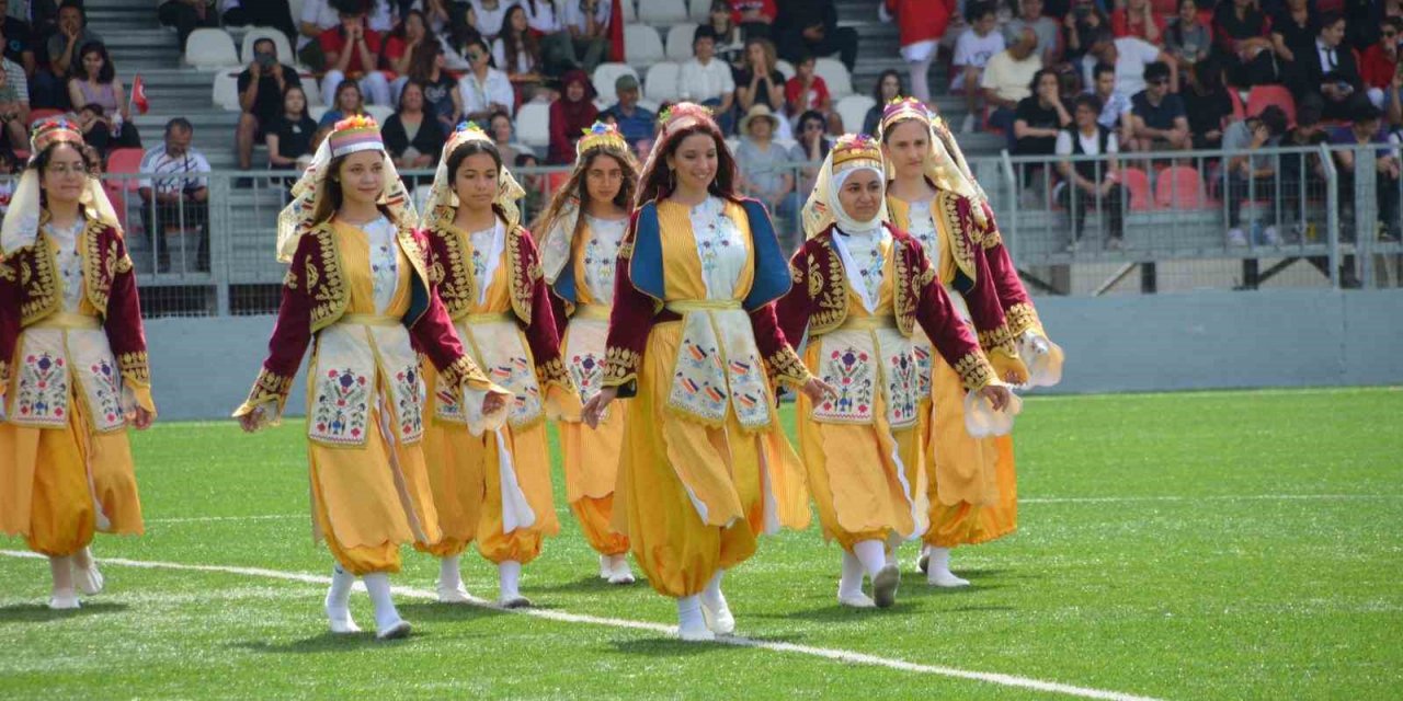 Marmaris’te 19 Mayıs coşkuyla kutlandı