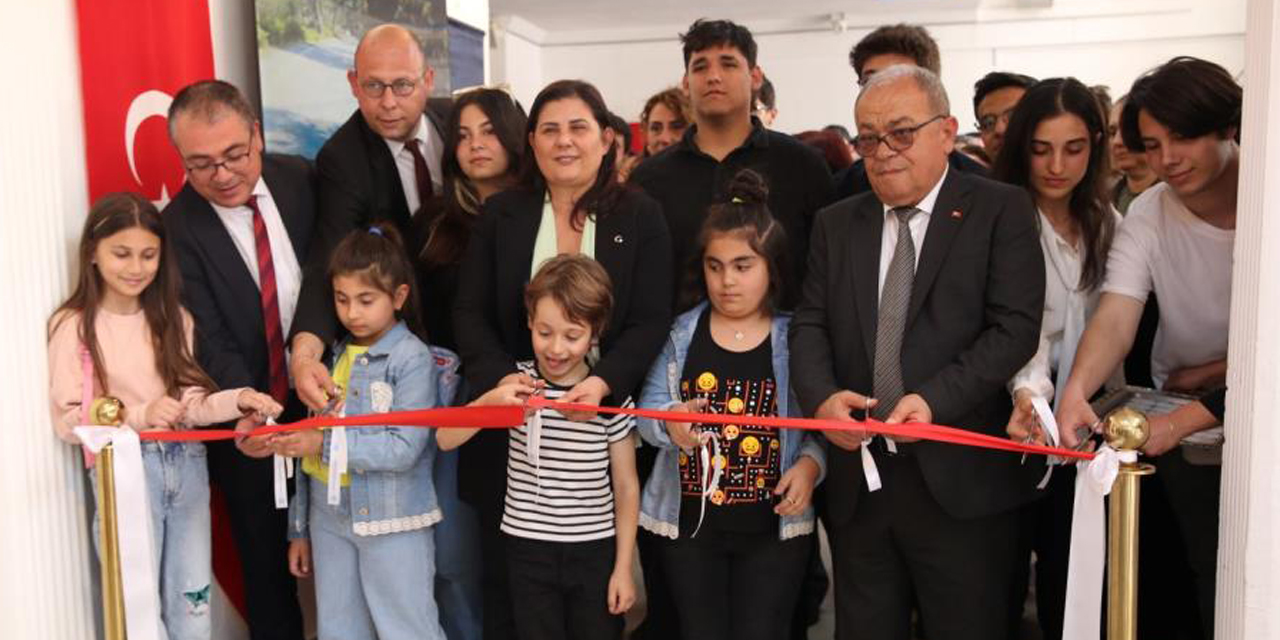 "Atatürk ve Gençlik" sergisinin açılışı gerçekleştirildi