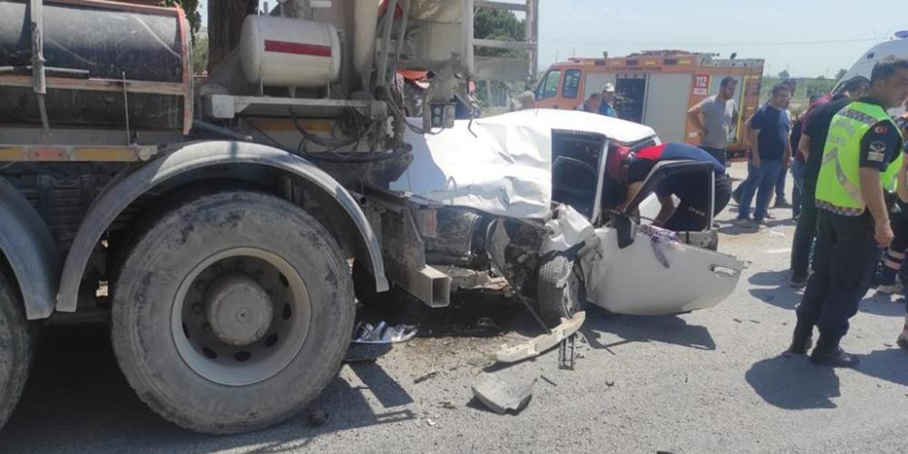 Otomobil, beton mikseri ile çarpıştı: 1 yaralı