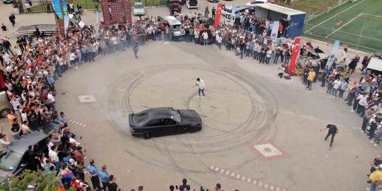 Modifiye tutkunları Yunusemre’de buluştu