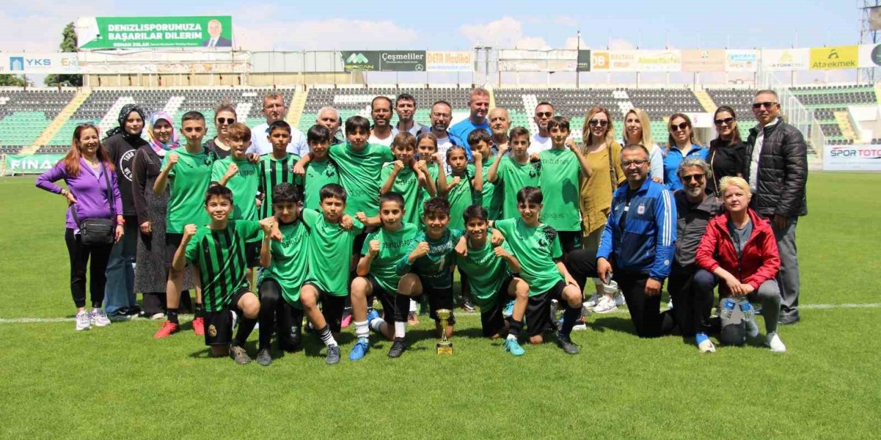 Çocukların futbol turnuvasında şampiyon belli oldu