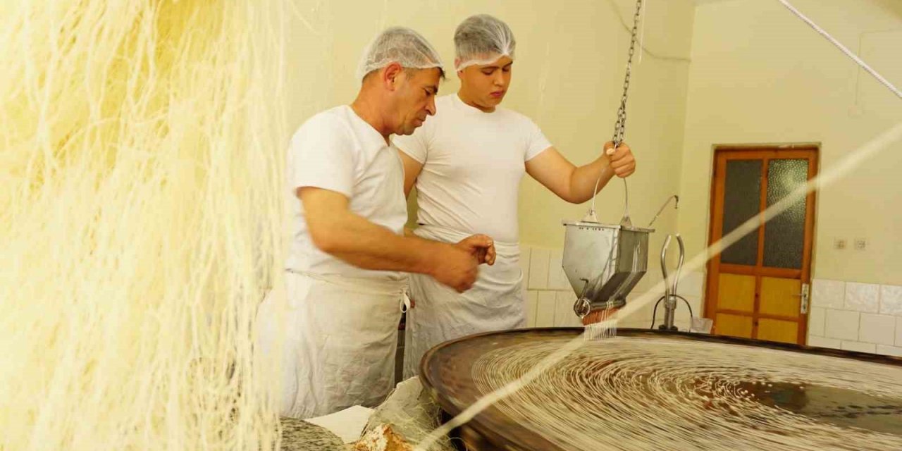 Bu tepside beş nesildir kadayıf pişiyor