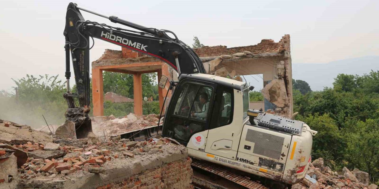 Efeler’de tehlikeye geçit yok