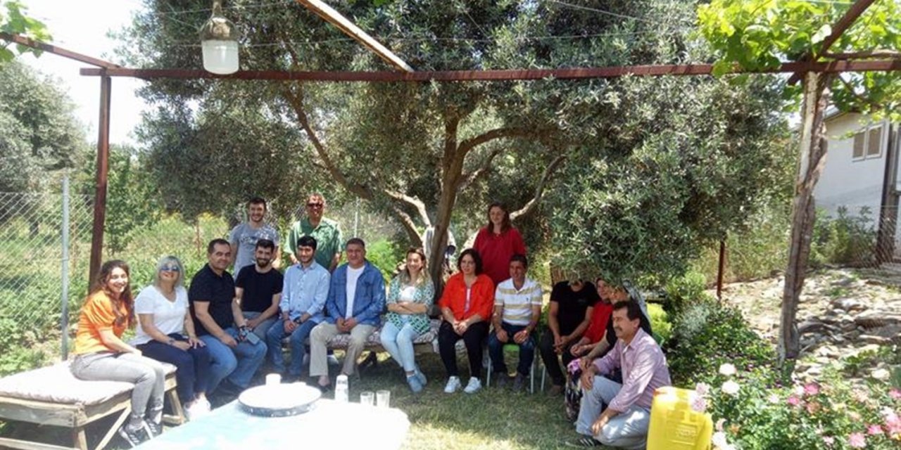 Efeler’de 4 bin 300 kuşkonmaz fidesi dağıtıldı