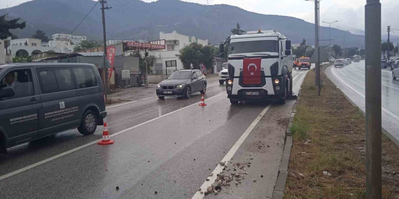 Bodrum’da belediye ekipleri yağışlara karşı teyakkuzdaydı