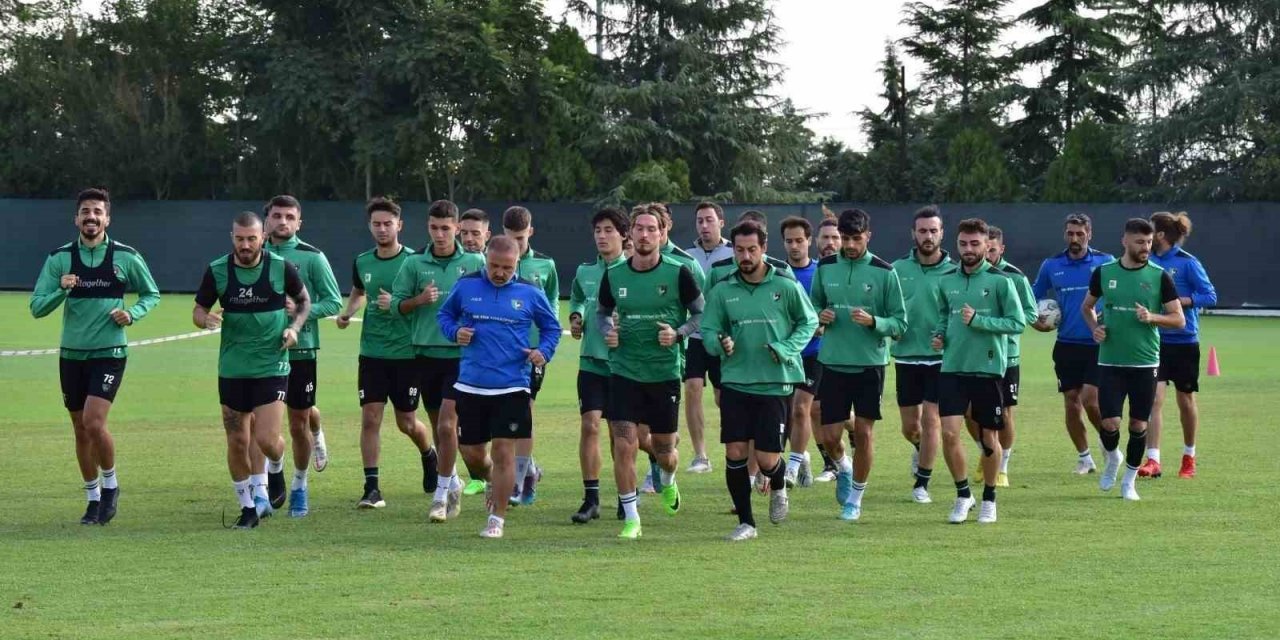 9 futbolcunun 1 dakika bile forma giymediği Denizlispor’u kaptan sırtladı