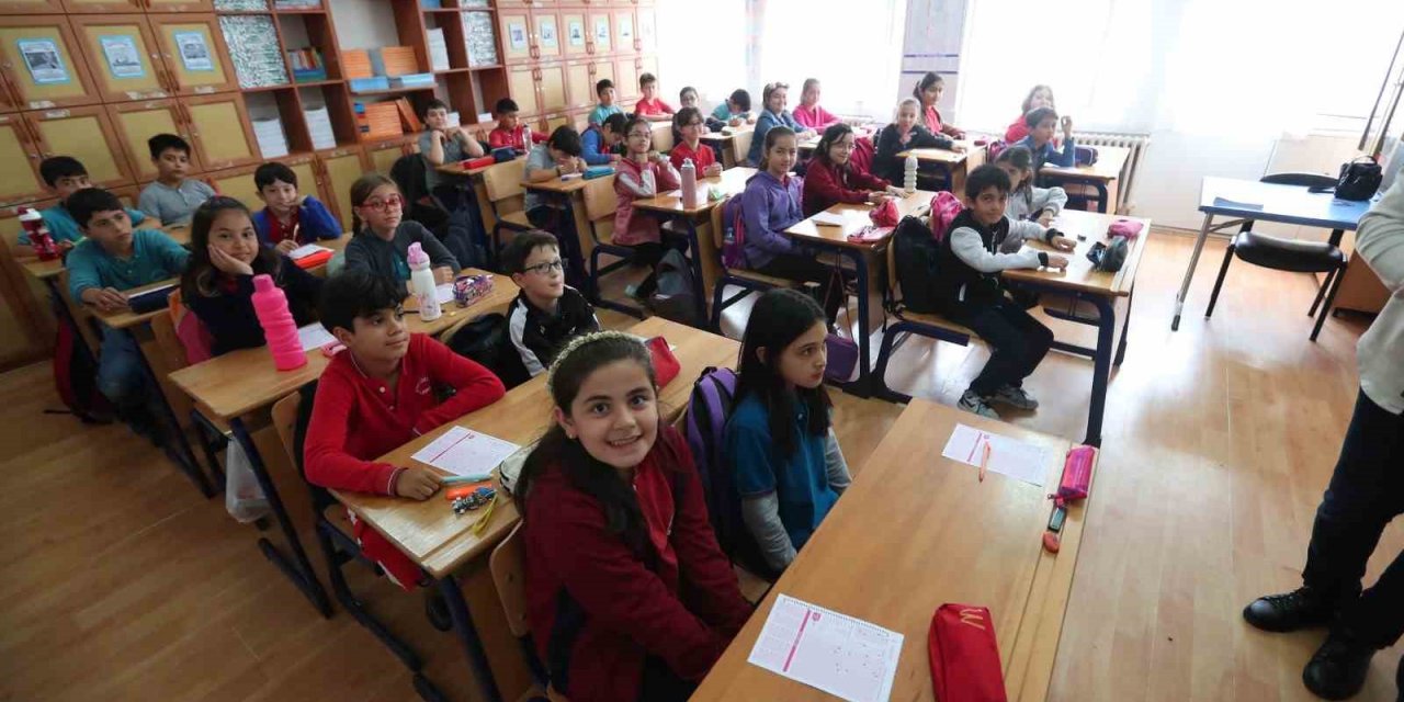 Merkezefendili çocuklar geleceğin dünyasına hazırlanıyor