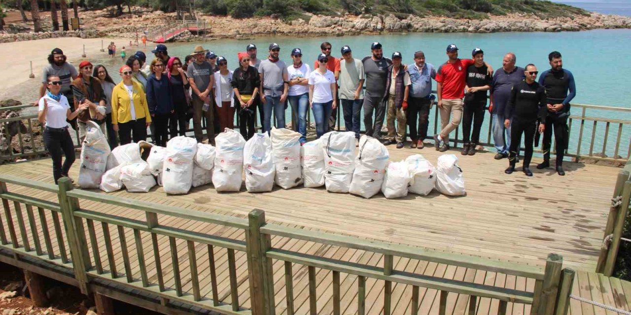 Sedir Adası’nda su altı ve kıyı temizliği