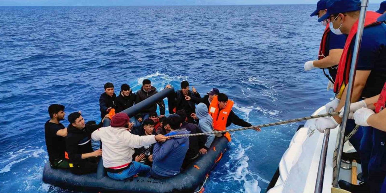 Datça’da 50 düzensiz göçmen kurtarıldı