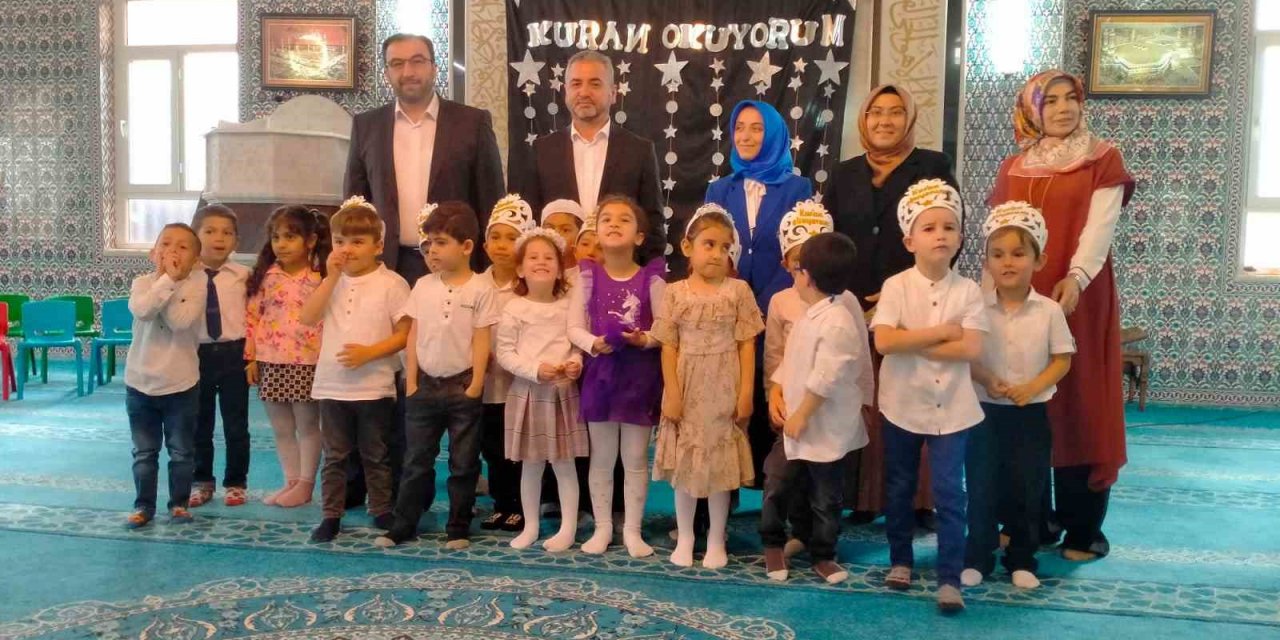 Aydın’da 4-6 yaş öğrencileri Kur’an’a geçmenin sevincini yaşadı