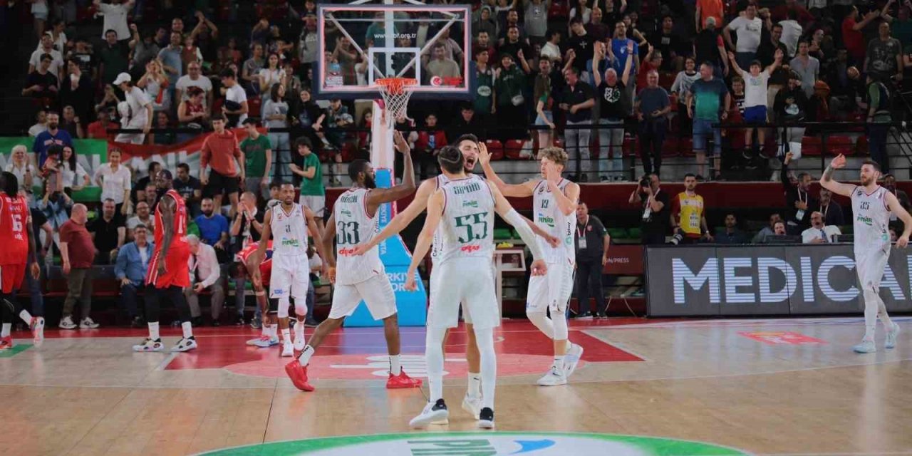 Kaf-Kaf, ligin en fazla sayı atan ve en fazla sayı yiyen takımı