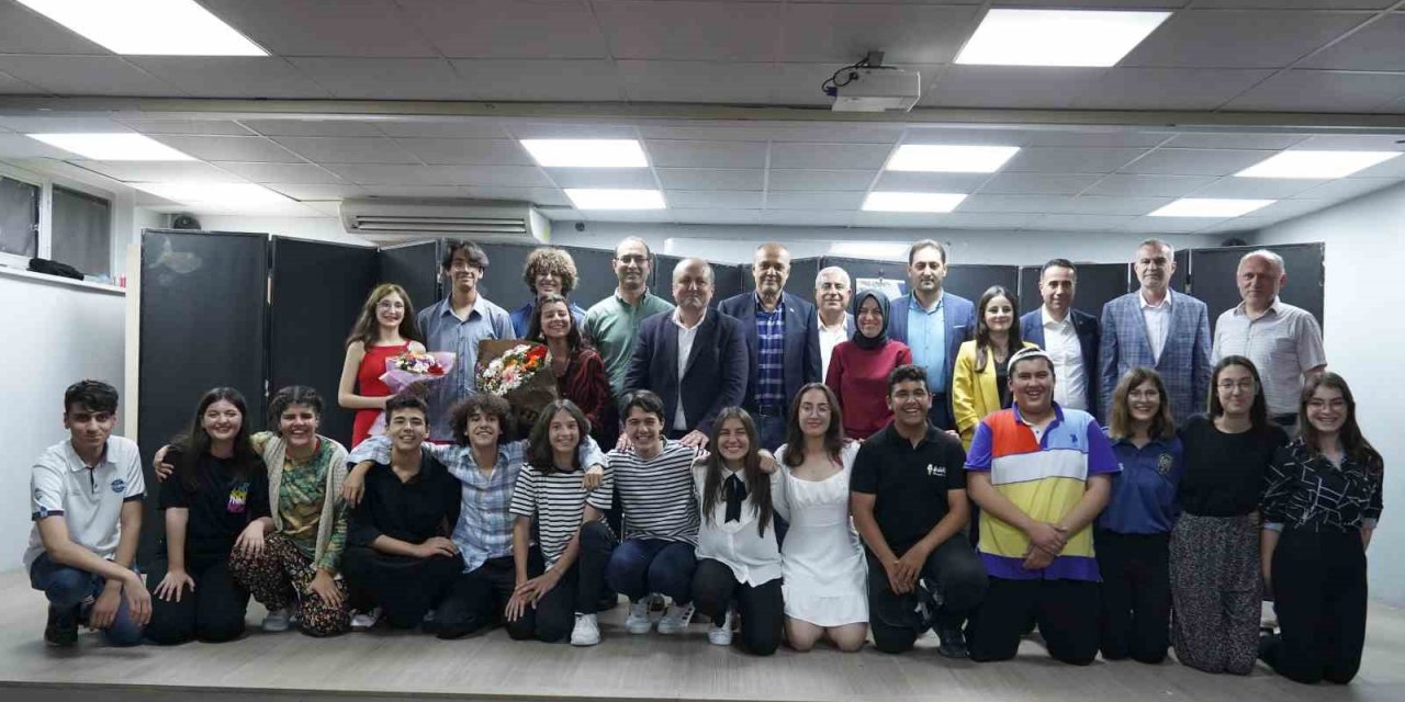 Ortaca’da ‘Entrikalı Dolap Komedyası’ sahnelendi