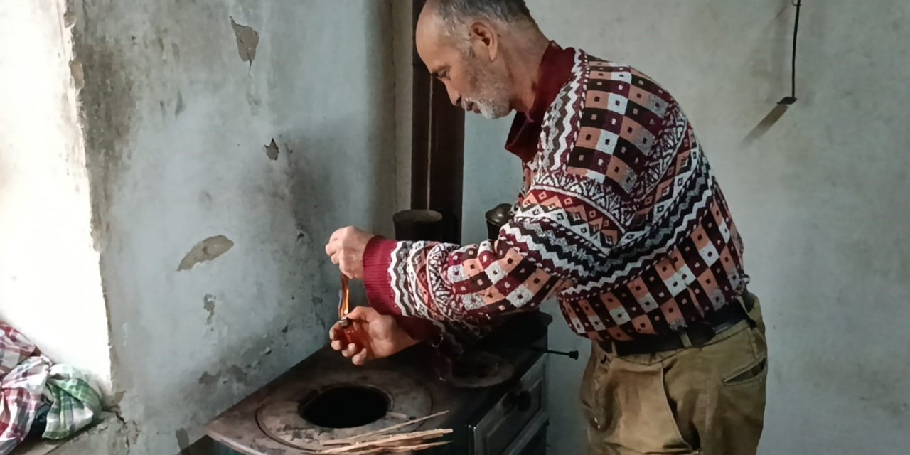 Yaza sayılı günler kala sobalar yeniden ateşlendi