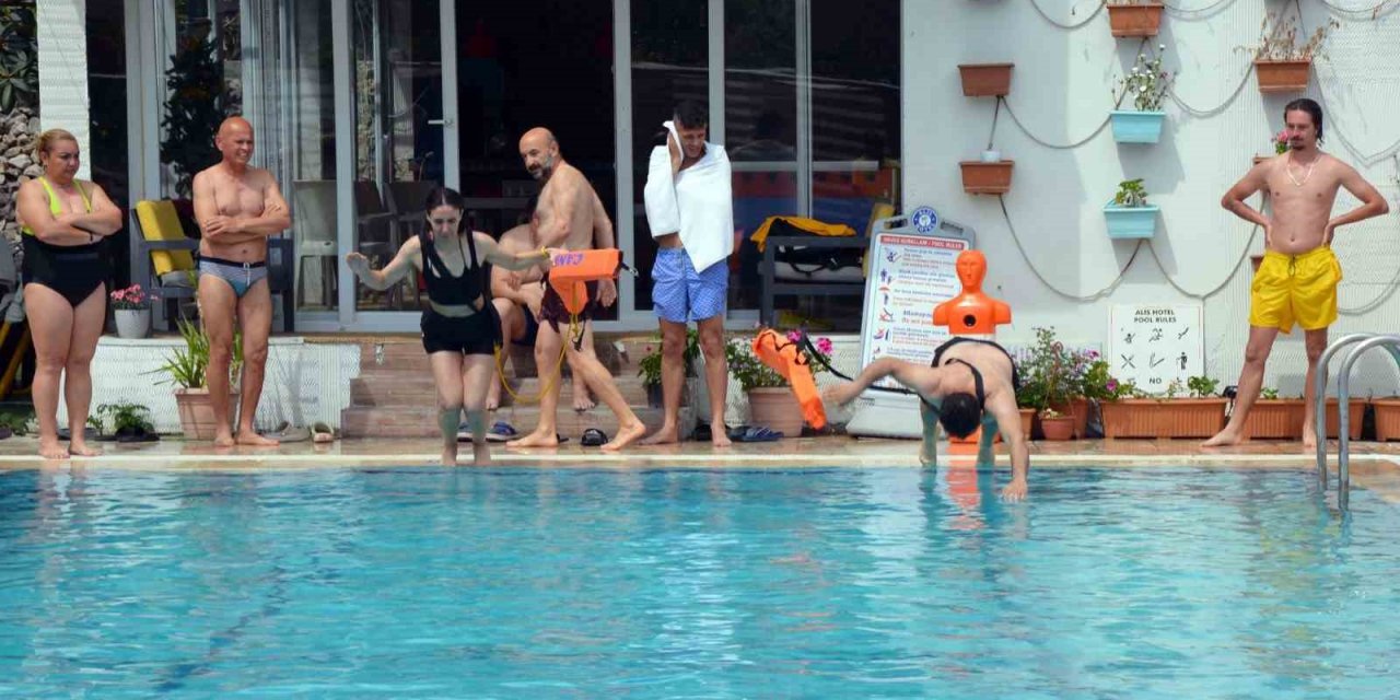 Fethiye’de 20 cankurtarana eğitim verildi