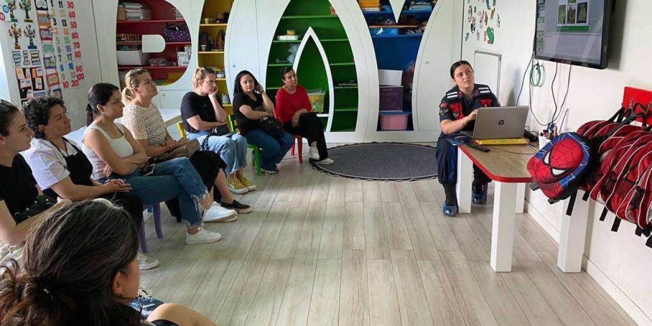 Jandarma, 5 ayda 2 bin kadına uyuşturucu bağımlılığını anlattı