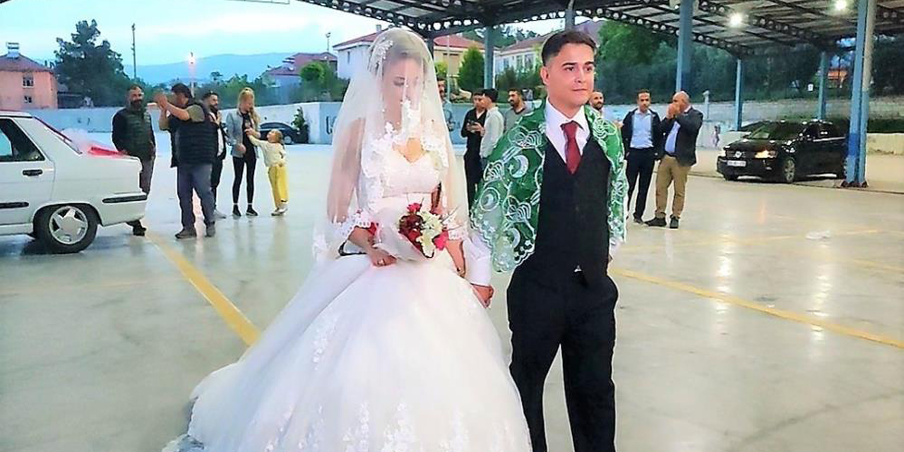 Depremzede gelinin düğününü el birliğiyle yaptılar