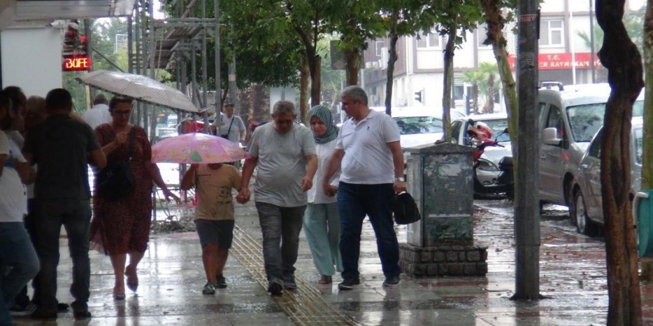 Manisa için yarın gök gürültülü sağanak uyarısı
