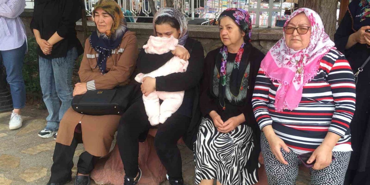Minik Gülce’nin ölümü Alaşehir’i yasa boğdu