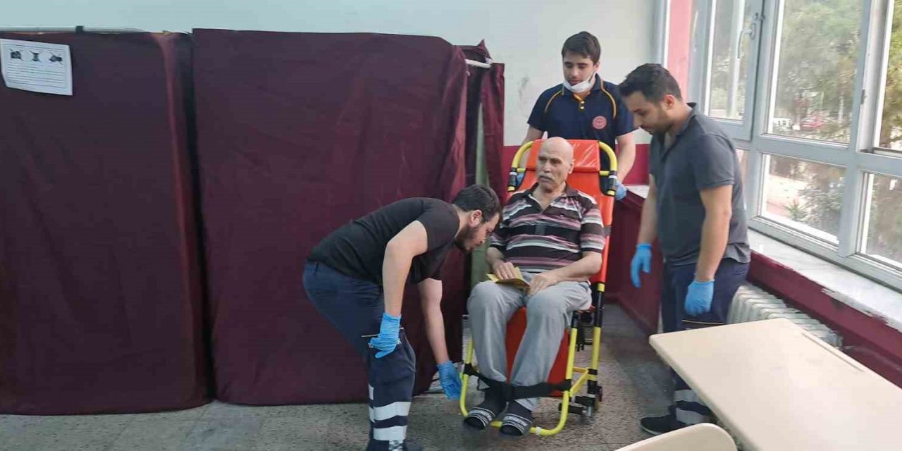 Demokrasi için engel tanımadılar