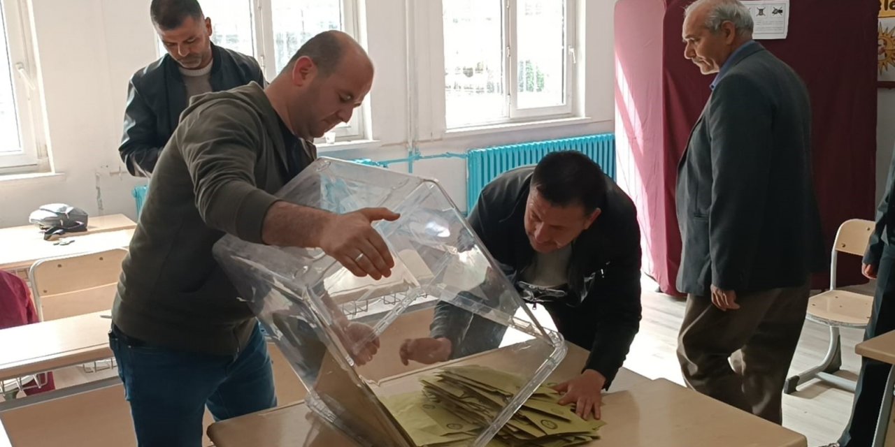 Denizli’de oy sayım işlemleri sürüyor