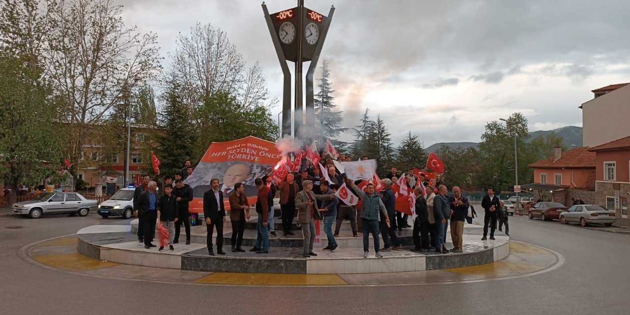 AK Parti’nin Denizli’deki kalesinde seçim kutlaması