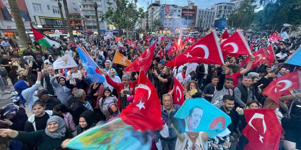 Denizli’de Cumhur İttifakı seçim zaferini kutladı