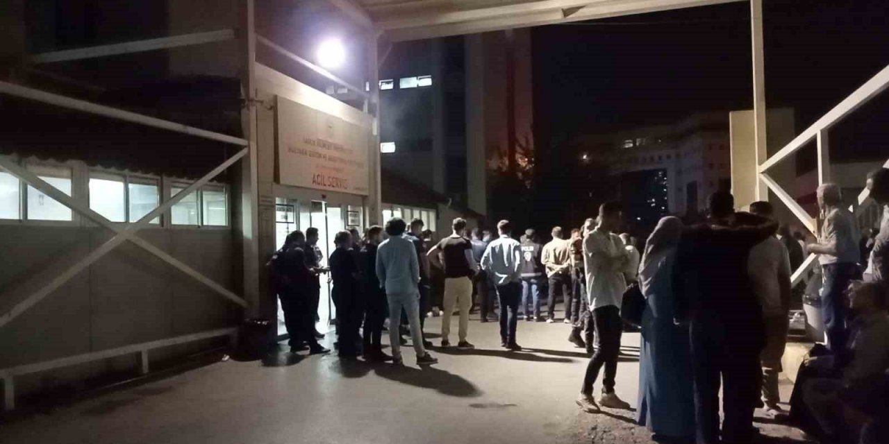 İzmir’de silahlı kavga: 1’i ağır 5 yaralı