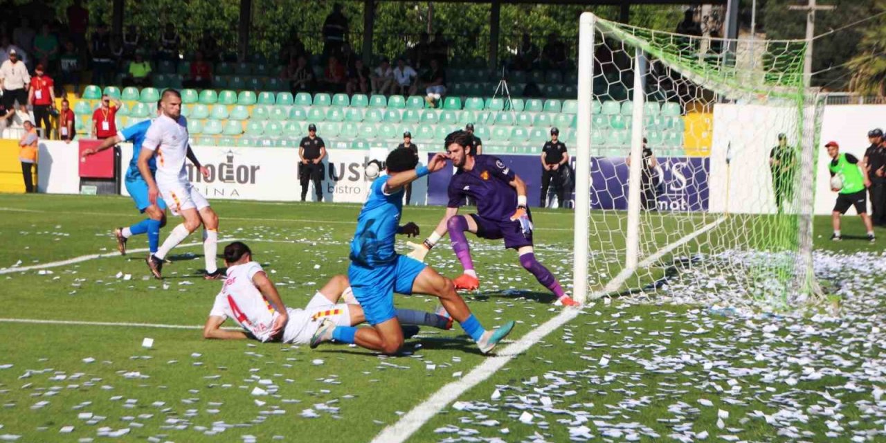 Arda Özçimen performansıyla beğeni topladı